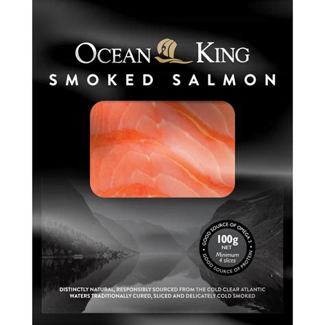 smoked salmon protein per 100g